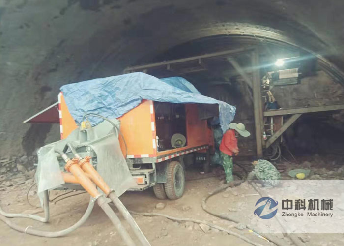 車載式雙噴頭濕噴機(jī)施工現(xiàn)場-0