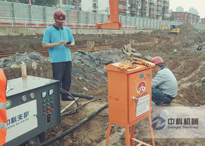 北京市政路橋集團(tuán)ZK700型混凝土濕噴機(jī)施工現(xiàn)場-2