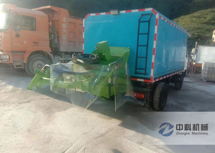 中交一公局車載混凝土濕噴機施工現(xiàn)場-1