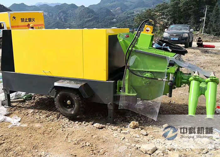 雙噴頭混凝土濕噴機(jī)施工現(xiàn)場