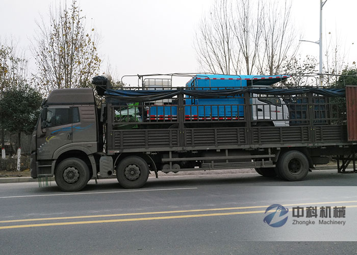 中鐵五局車載混凝土濕噴臺車發(fā)貨現(xiàn)場