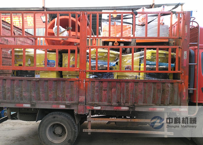 南昌雙液注漿機(jī)、灰漿攪拌機(jī)、PZ-6噴漿機(jī)發(fā)貨現(xiàn)場(chǎng)-0