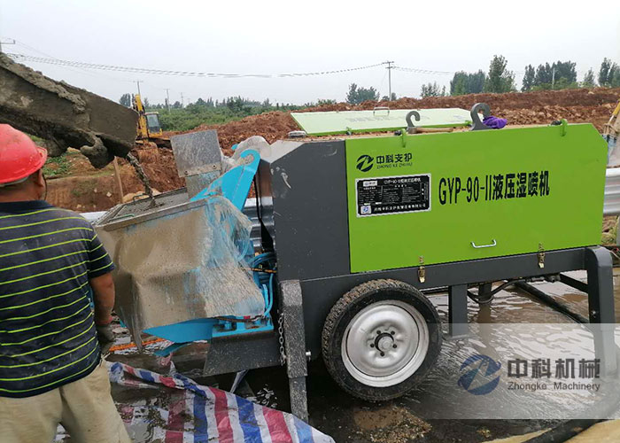 液壓泵送式混凝土濕噴機(jī)施工現(xiàn)場(chǎng)-0