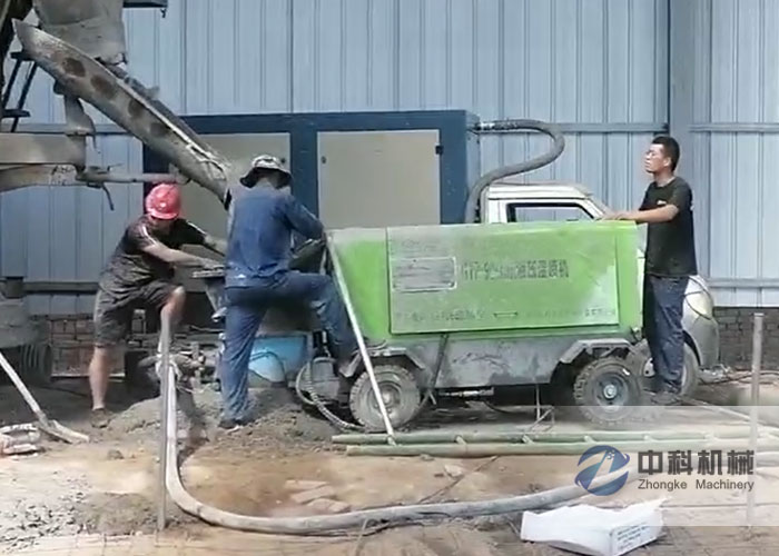 小型液壓濕噴機(jī)施工現(xiàn)場(chǎng)-0