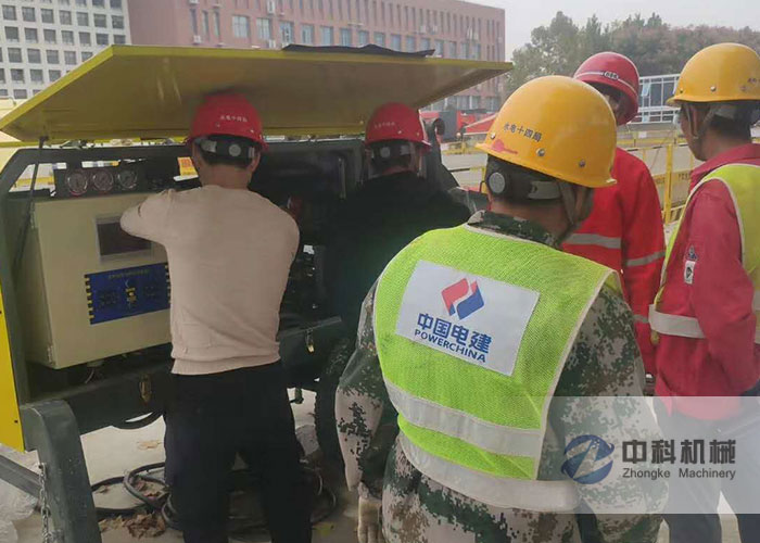 中國水電十四局液壓濕噴機(jī)施工現(xiàn)場(chǎng)-1