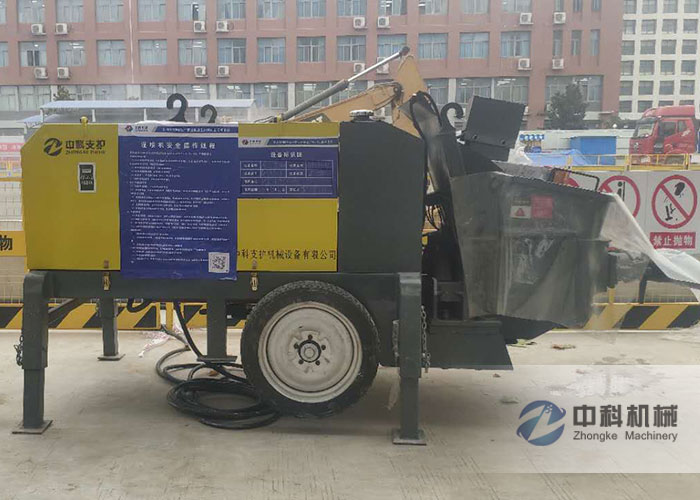 中國水電十四局液壓濕噴機(jī)施工現(xiàn)場(chǎng)-2